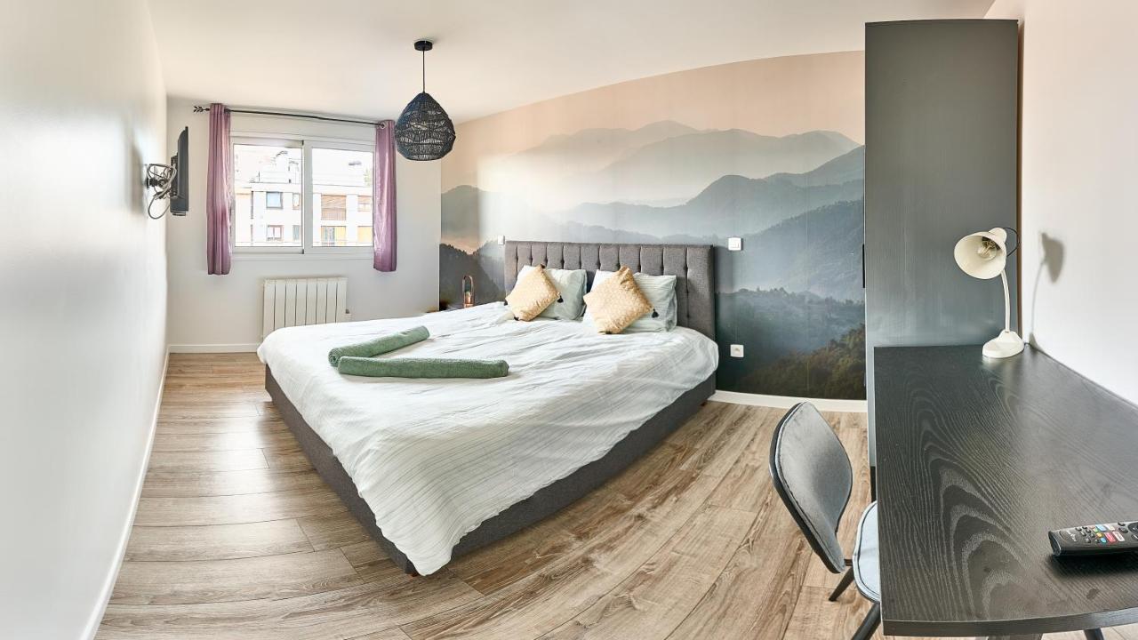 Eclat Dore Bondy Suites Free Parking Екстериор снимка